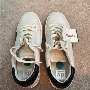 DV White and Black Sneakers